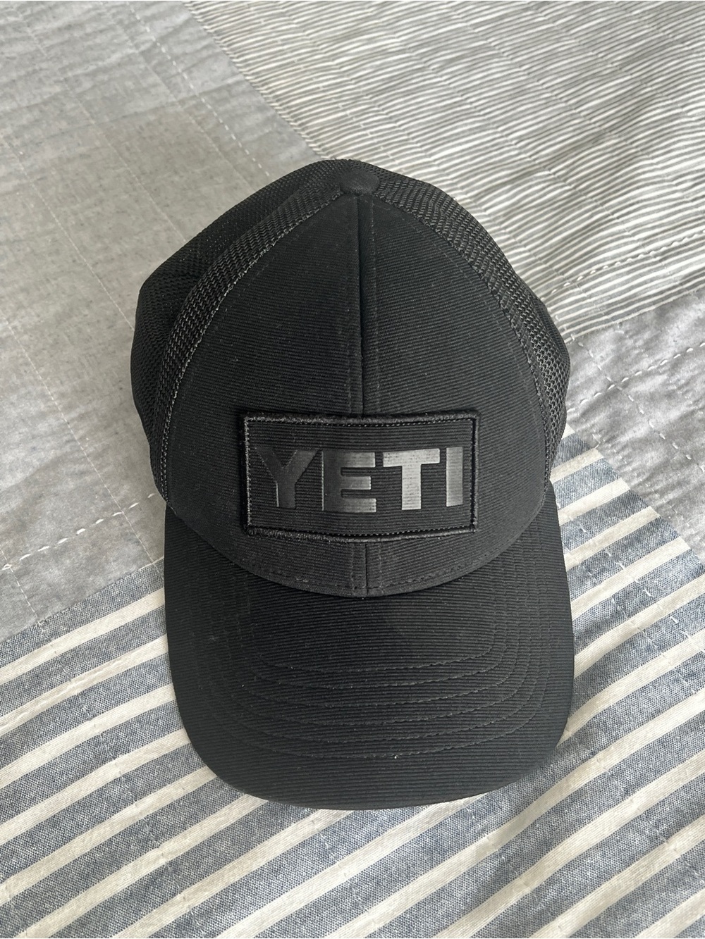 YETI Black Trucker Hat Snapback Mesh Back Logo Patch OS Adjustable Outdoor Cap